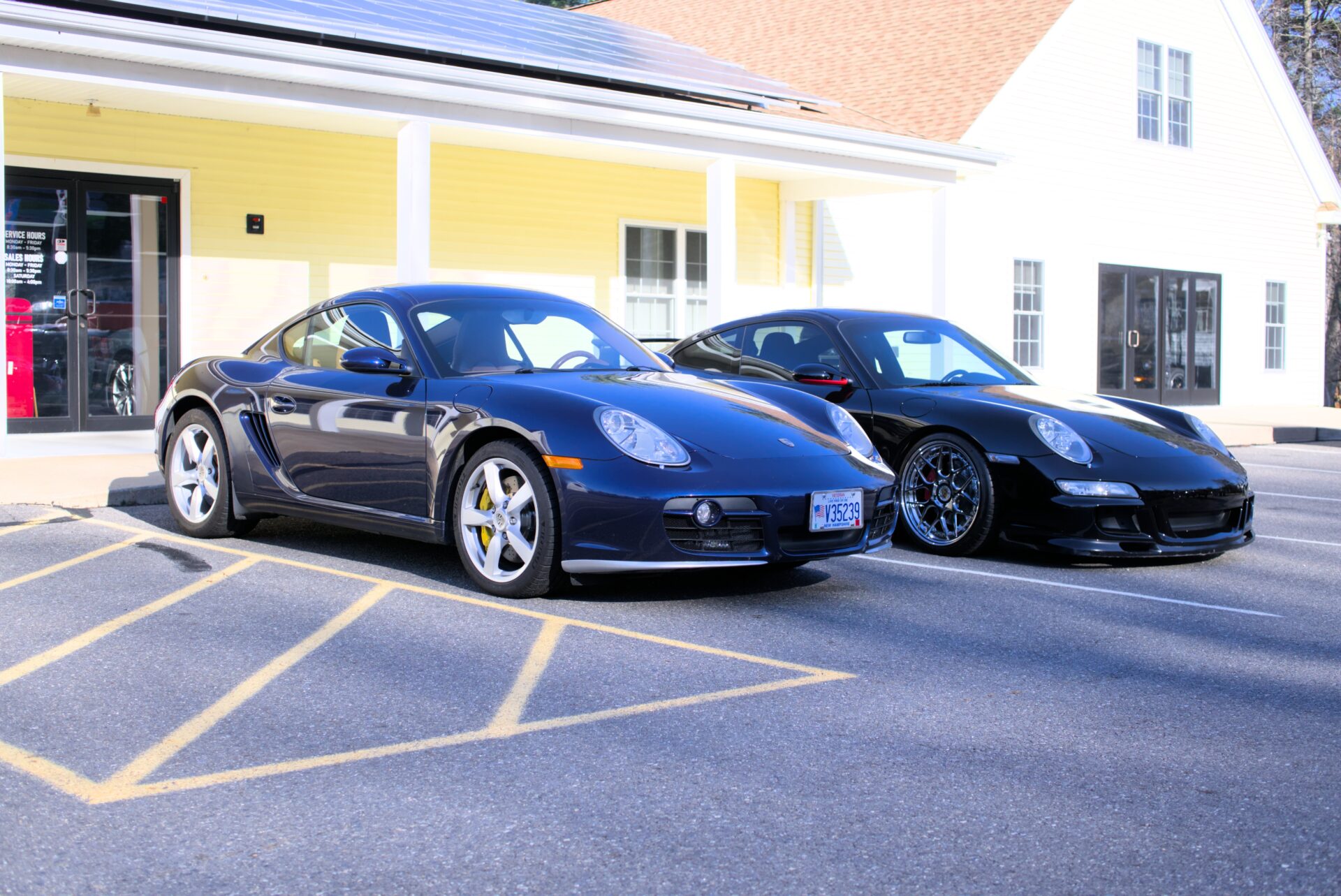 Difference Mid Engine Rear Engine Mid-Engine vs. Rear Engine: Should You Choose a 911 or Cayman ...